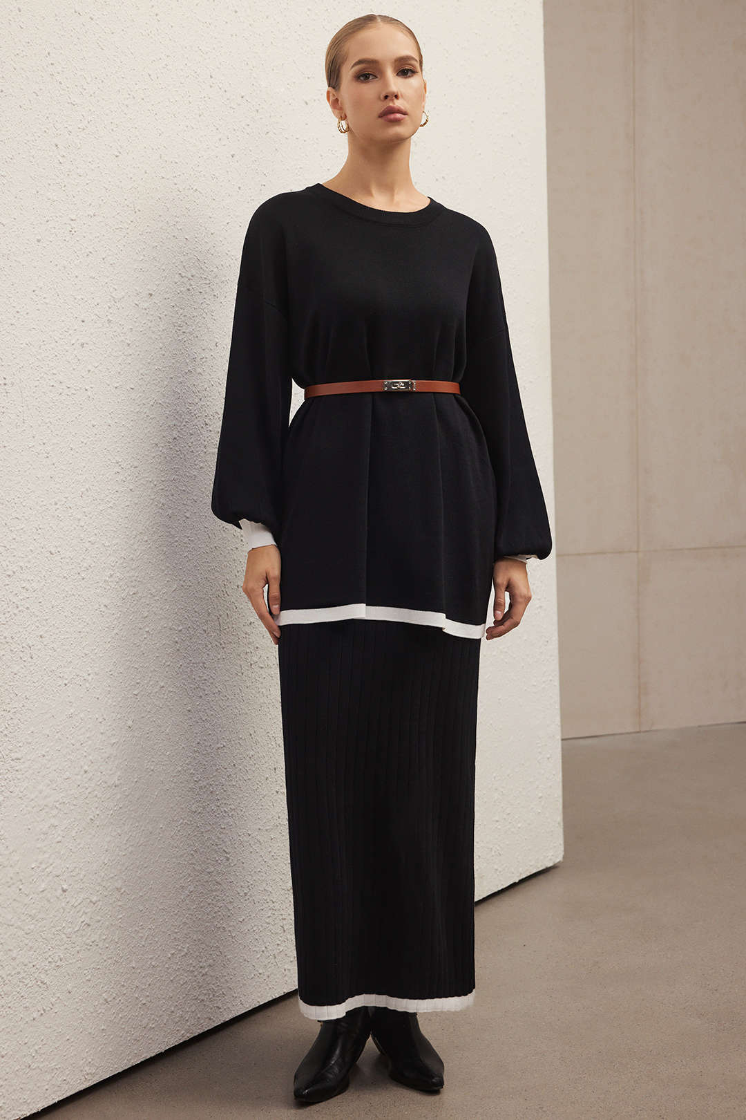 Knit Contrast Binding Belted Long-Sleeve Top And Ribbed Skirt Set - Weenar