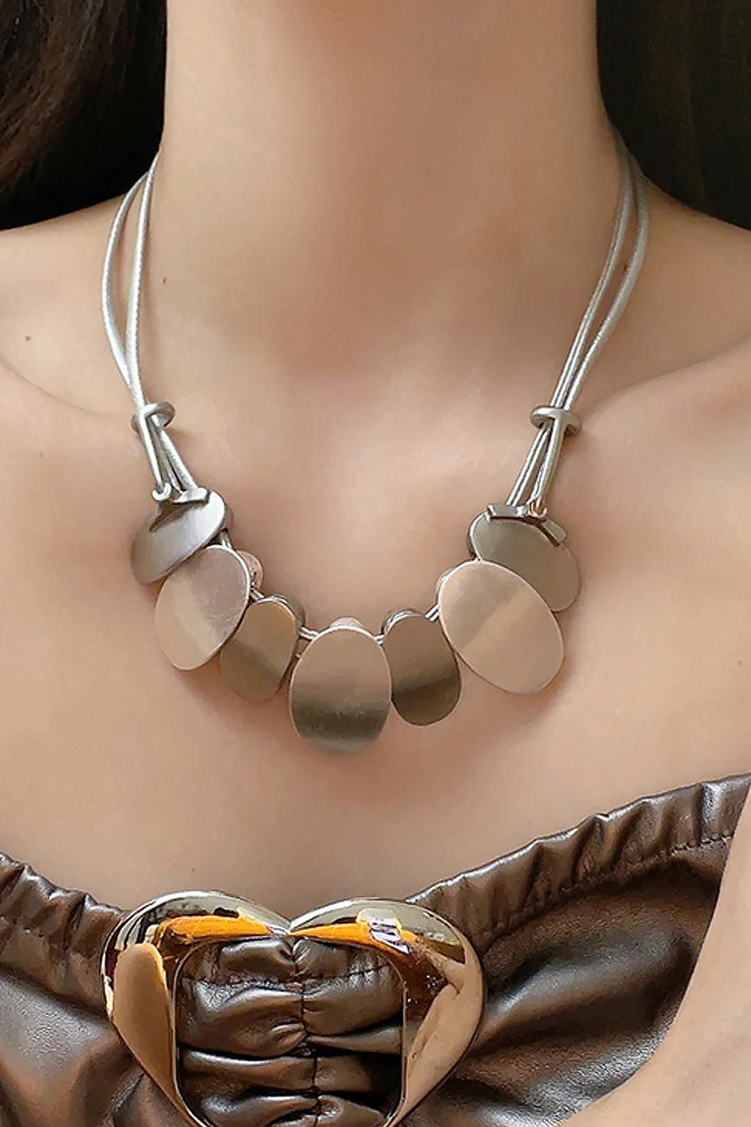 Oval Decor Necklace - Weenar