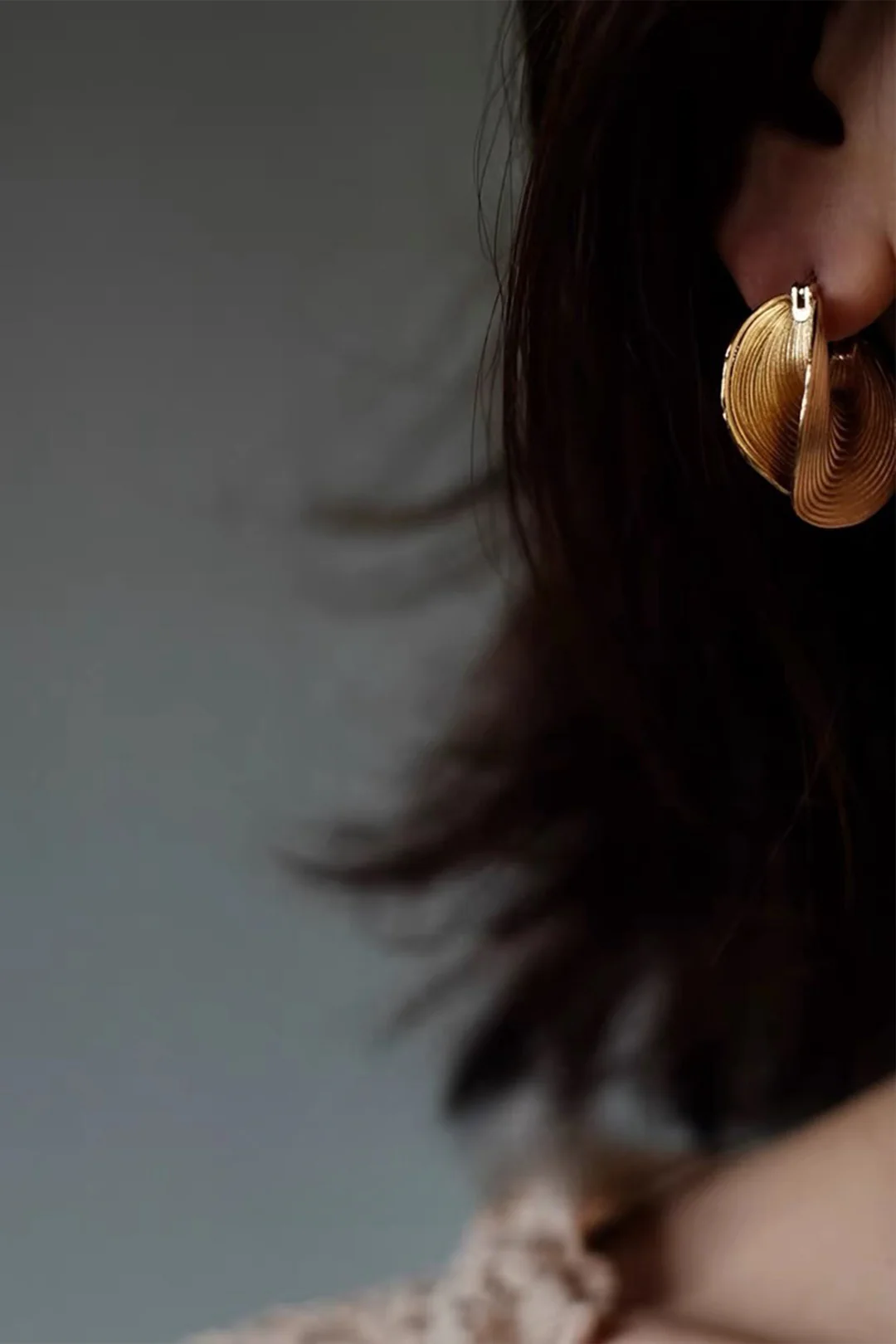 Metal Irregular Striped Earrings - Weenar