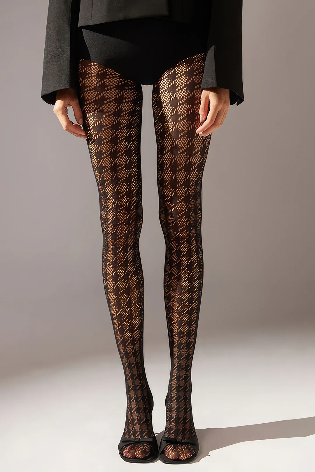 Houndstooth Pattern Fishnet Tight - Weenar