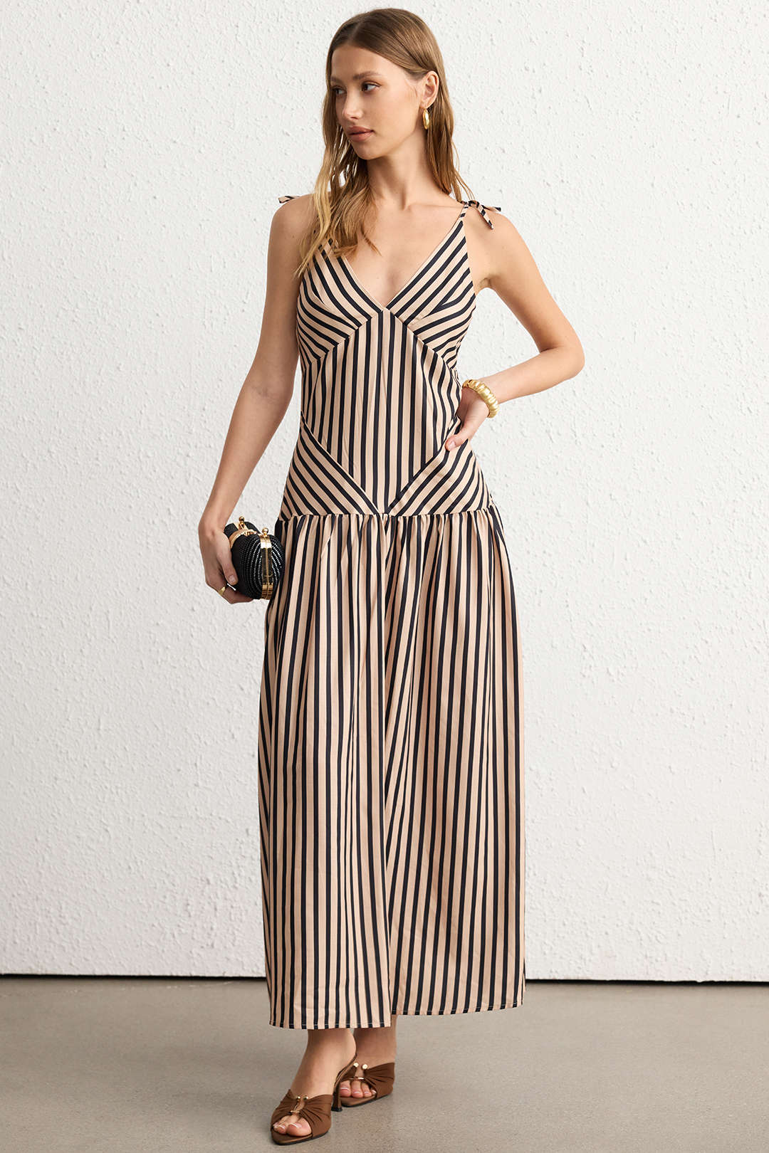 Stripes Print V-Neck Tie-Up Sleeveless Maxi Dress - Weenar