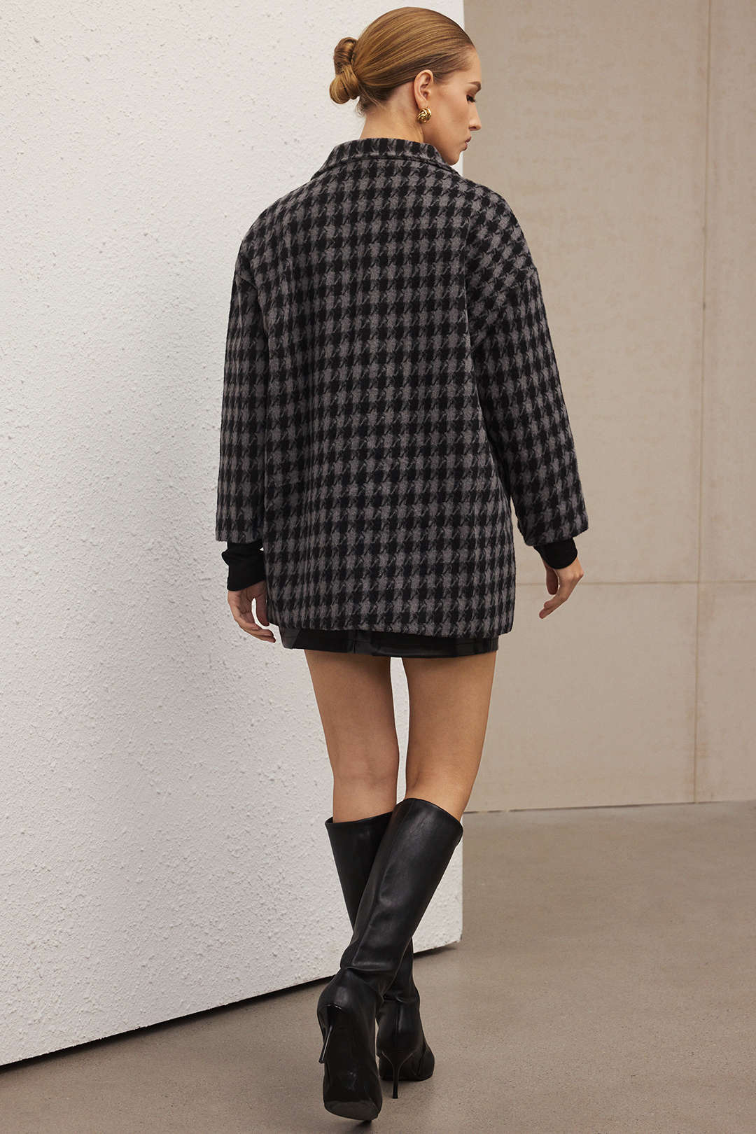 Houndstooth Print Woolen Notched Lapel Long Sleeve Short Coat - Weenar