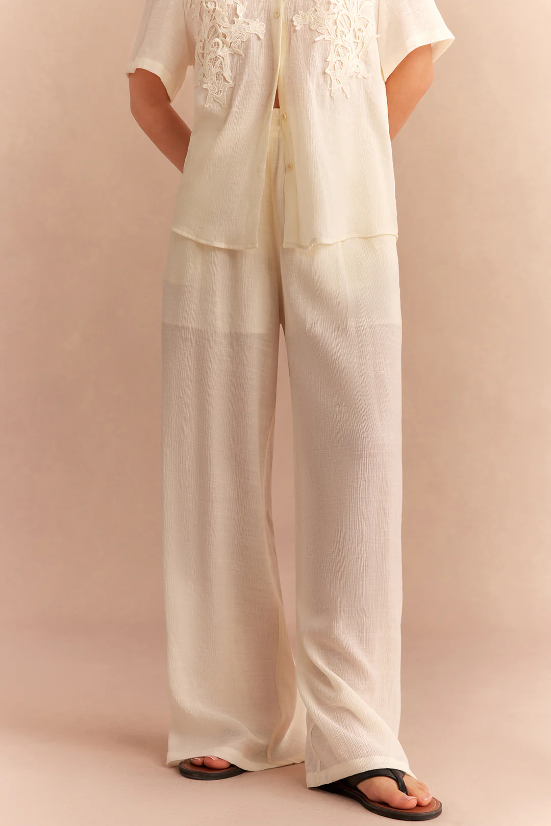 Textured Pocket Wide Leg Pants - Weenar