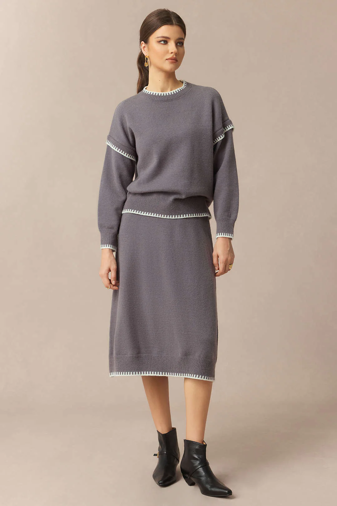 Knit Contrast Binding Round Neck Long-Sleeve Top And Skirt Set - Weenar