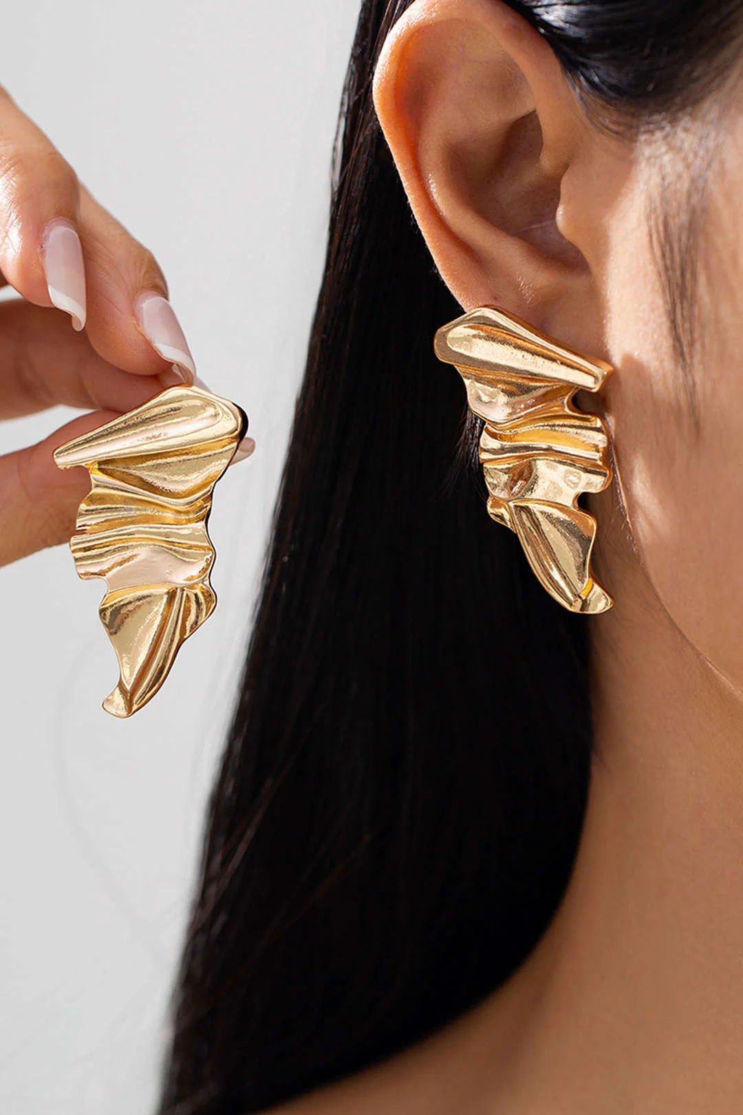 Alloy Irregular Pleated Earrings - Weenar