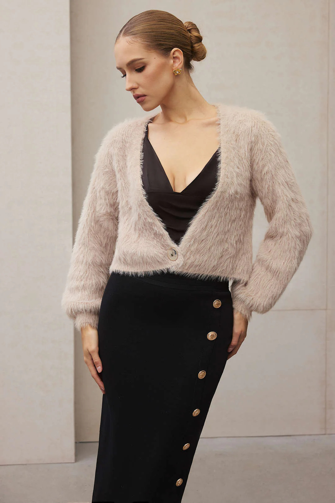 Plush Knit V-Neck One Button Long-Sleeve Top - Weenar