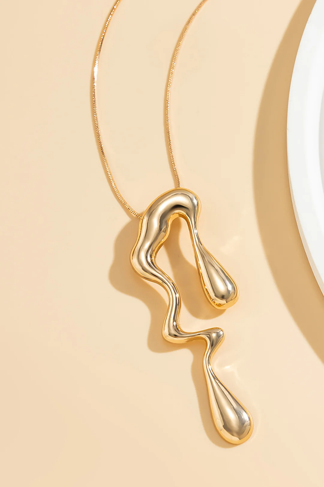 Metal Irregular Teardrop Liquid Design Necklace - Weenar
