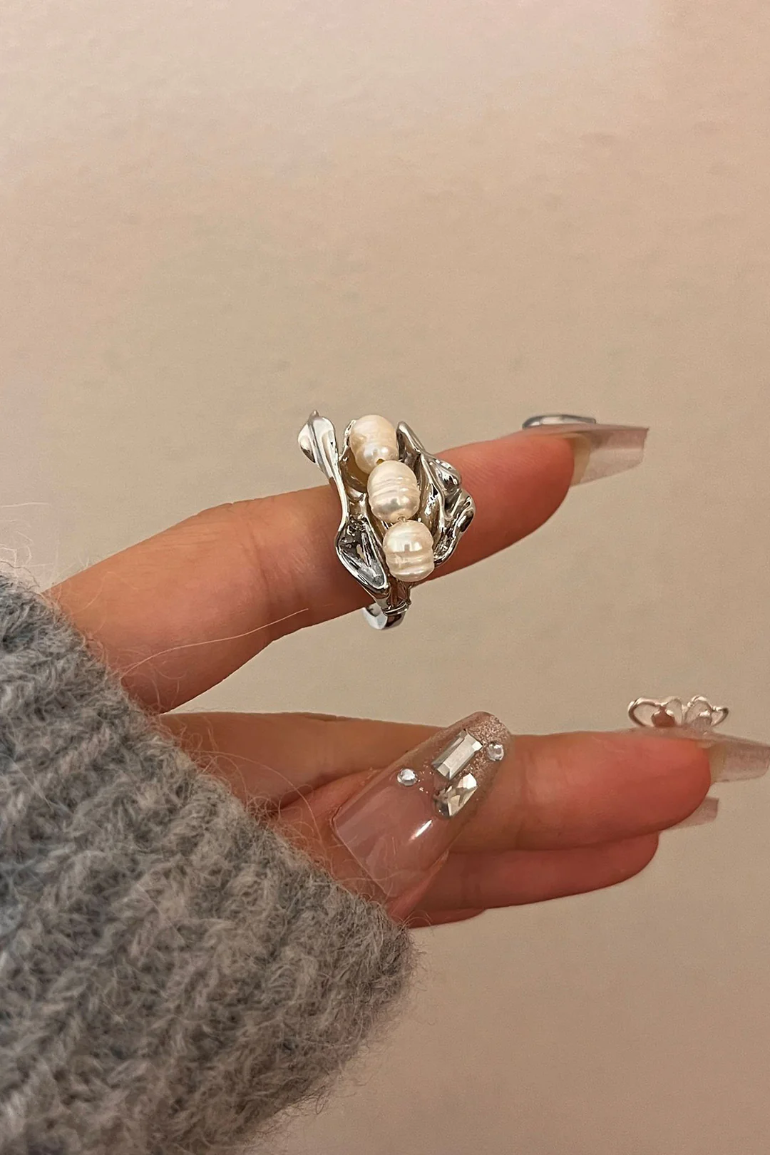 Pearl Diamond Decor Irregular Ring - Weenar