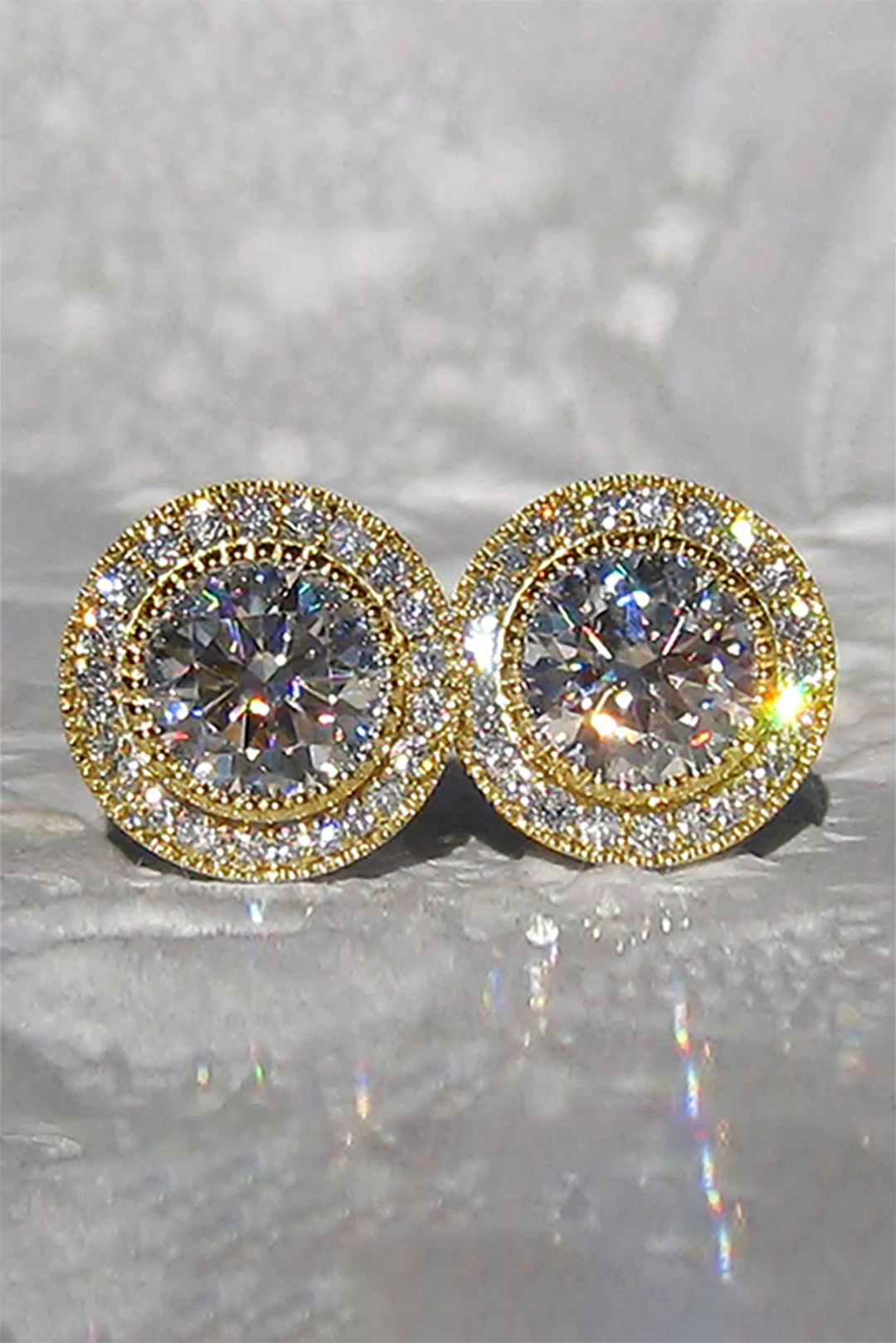 Zircon Shiny Round Diamond Earrings - Weenar