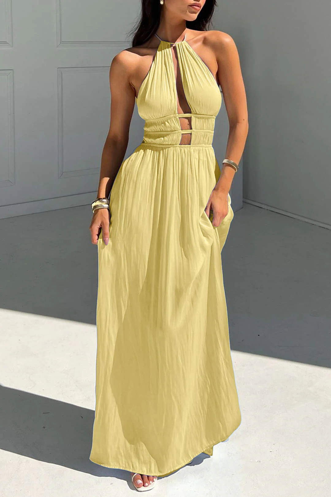 Halter Neck Cut Out Sleeveless Maxi Dress - Weenar
