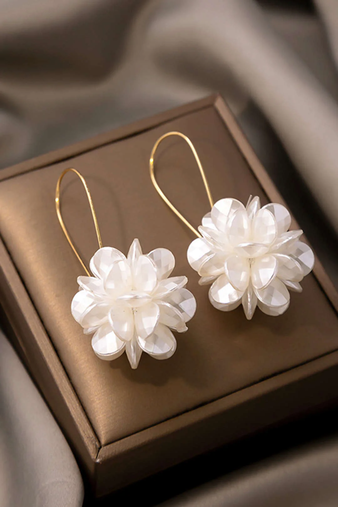 Floral Design Earrings - Weenar